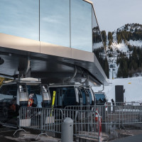 Bergstation der Kabinenbahn Saanenmöser-Kleiner Saanenwald, Dezember 2022