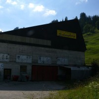 Talstation der stillgelegten Sesselbahn Schwarzsee-Schwyberg, Juli 2008