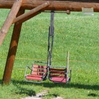 Einersessel der ehemaligen Kombibahn Schwarzsee-Schwyberg, Juli 2008