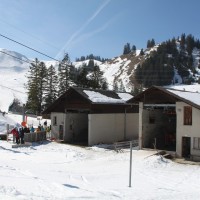 Talstationen der Schlepplifte Geissalp, März 2011