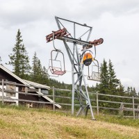 Relikt der ehemaligen Sesselbahn Duved, Juli 2016