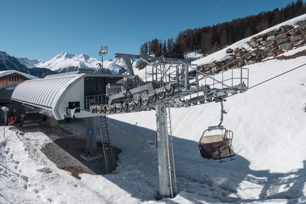 Talstation der Sesselbahn Ftan-Natèas, März 2021