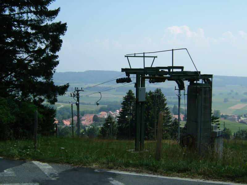 Bergstation des Schlepplifts Pierre Grise in Nods, Juli 2006