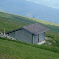 Bergstation der ehemaligen Sesselbahn Nods-Chasseral, Juli 2006