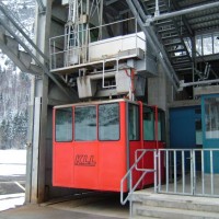 Talstation der Luftseilbahn Tierfehd-Kalktrittli in Linthal, Februar 2006