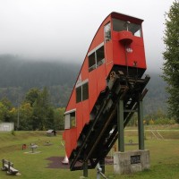 Ein älterer, ausrangierter Wagen der Standseilbahn Piotta-Ritom, Oktober 2010