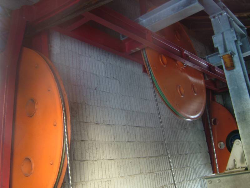 Talstation der Luftseilbahn Turtmann-Unterems-Oberems, April 2006