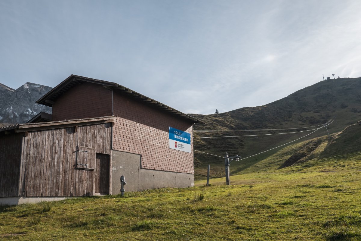 Talstation des Schlepplifts Hundsknubel, Oktober 2021