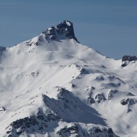 Der höchste Punkt im Skigebiet Grimentz, Becs-de-Bossons, erschlossen durch einen Poma-Schlepplift und ein Pendant von Bühler, Februar 2012