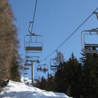Sesselbahn Chandolin-Le Rotsé. Bei der Anlage handelt es sich um die einzige Dreiersesselbahn der Firma Müller in der Schweiz. Gleichzeitig war es auch die letzte Anlage, die unter diesem Namen in der Schweiz gebaut wurde, Februar 2012