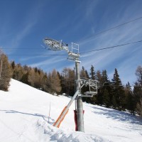 Kurve des Schlepplifts La Forêt, ein ziemlich original erhaltener Poma-Schlepplift aus der Gründerzeit des Skigebiets, Februar 2012