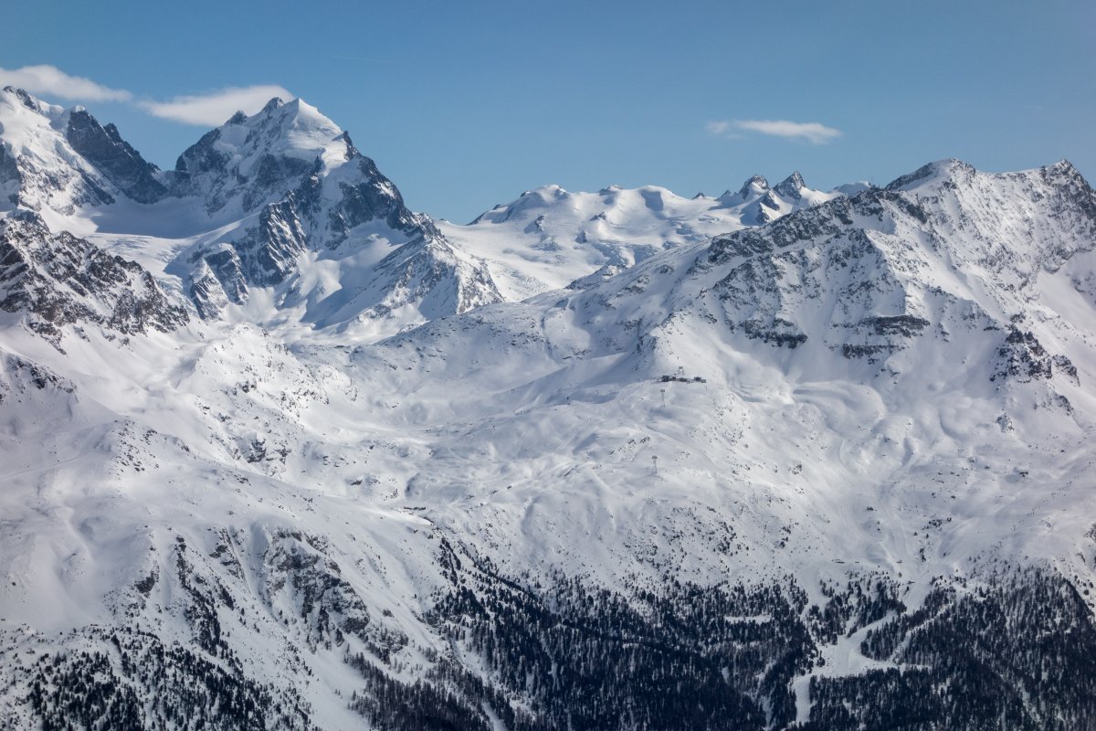 Blick vom Piz Nair auf das Skigebiet am Corvatsch, März 2019