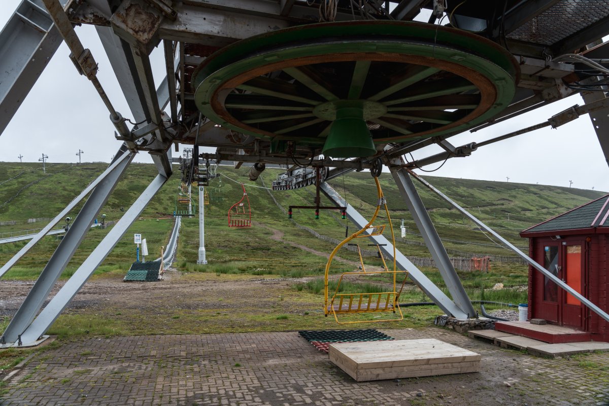 Talstation der Sesselbahn Snowy Owl, Juni 2024