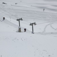 Zwei Niederhalter am Schlepplift Mont Rouge, März 2008