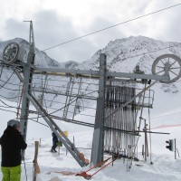 Talstation der zweiten Sektion zum Mont Dolin, sie stammt aus den 80ern, März 2008