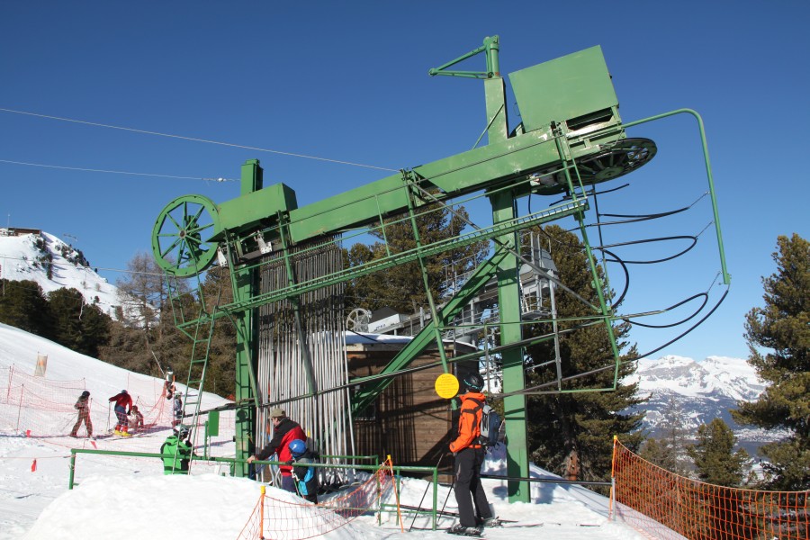 Talstation des Schlepplifts Mont Major, März 2012