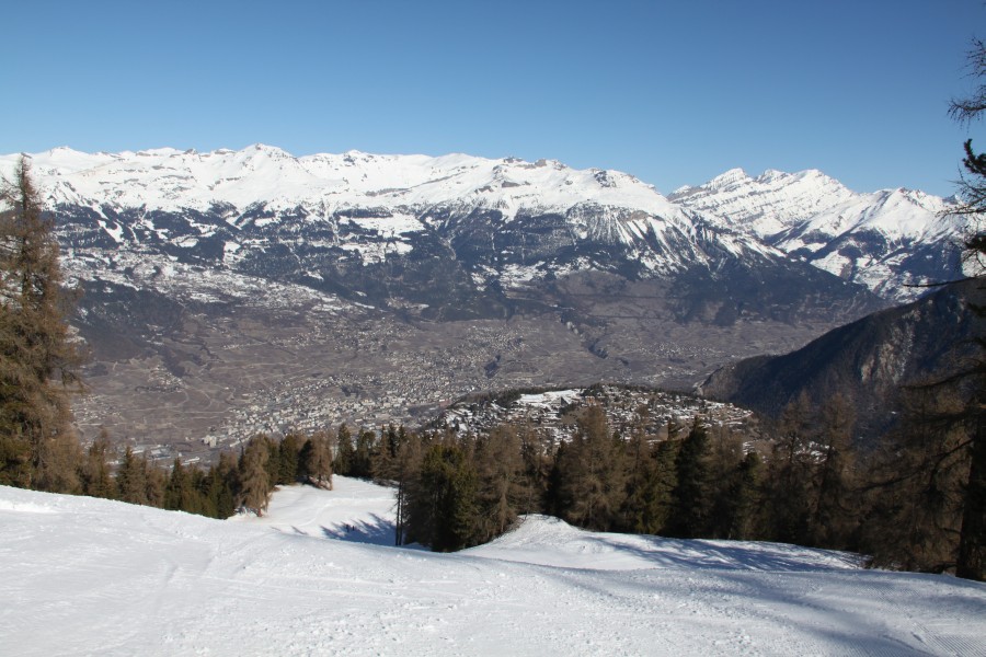 Herrlich kupierte Waldabfahrt am Schlepplift Siegeroulaz-Crêt du Midi, März 2012