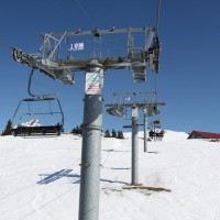Kurve der Sesselbahn Sodoleuvre-La Croix des Chaux, März 2011