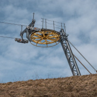 Bergstation des Schlepplifts Les Fracherets-Les Chaux, März 2024