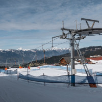 Bergstation des Schlepplifts Plan Métroz-Les Chaux, März 2024