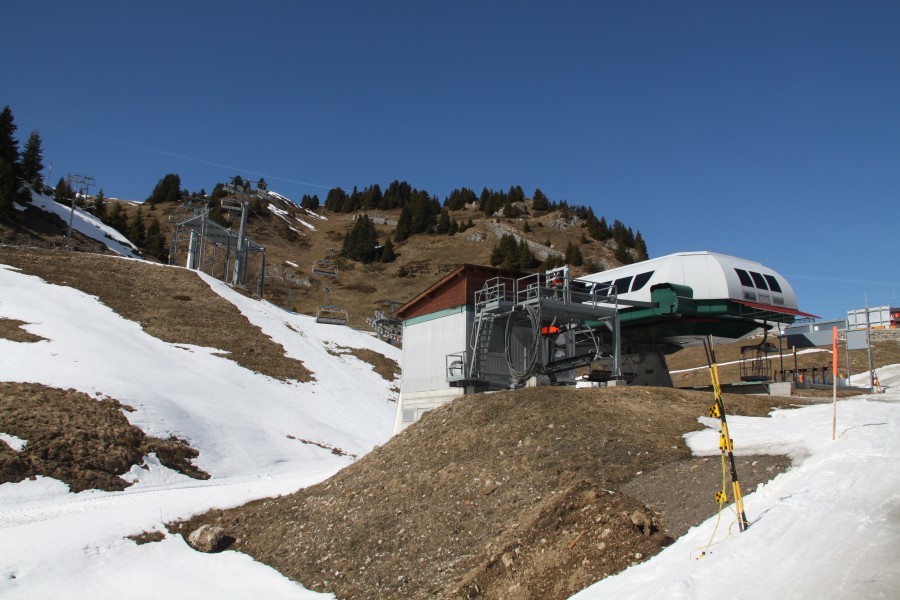 Talstation der Sesselbahn Col de Bretaye-Grand Chamossaire, März 2011