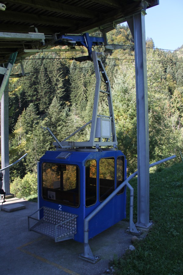 Die zweite Sektion startet wenige Meter oberhalb der Diegisbalm und führt zur Oberalp - sie stammt aus der Feder von Niederberger, September 2012