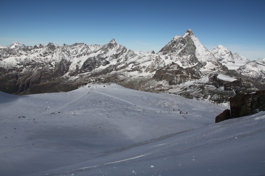 Plateau Rosa und Testa Grigia, dahinter das Matterhorn, Oktober 2011