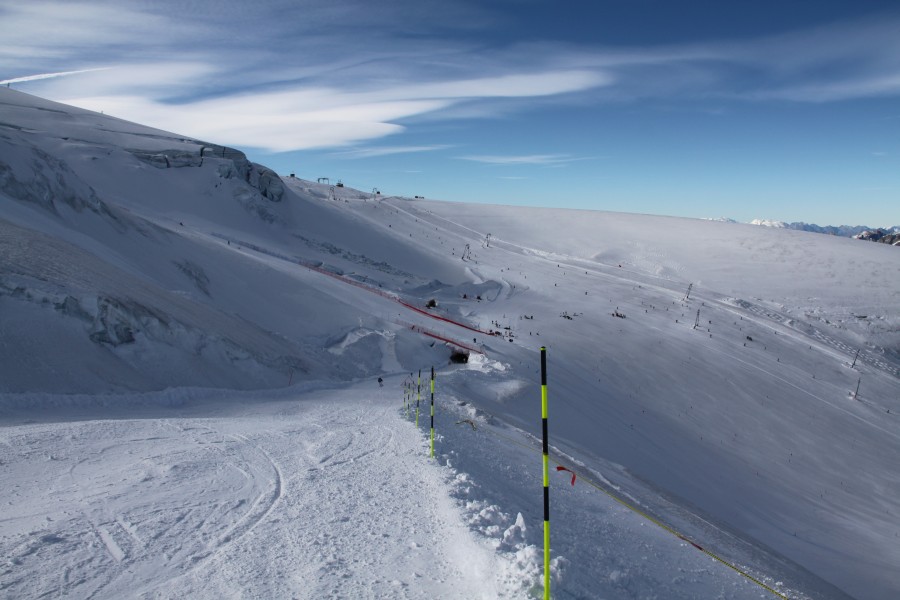 Abfahrt vom Klein Matterhorn zum Plateau Rosa, Oktober 2011
