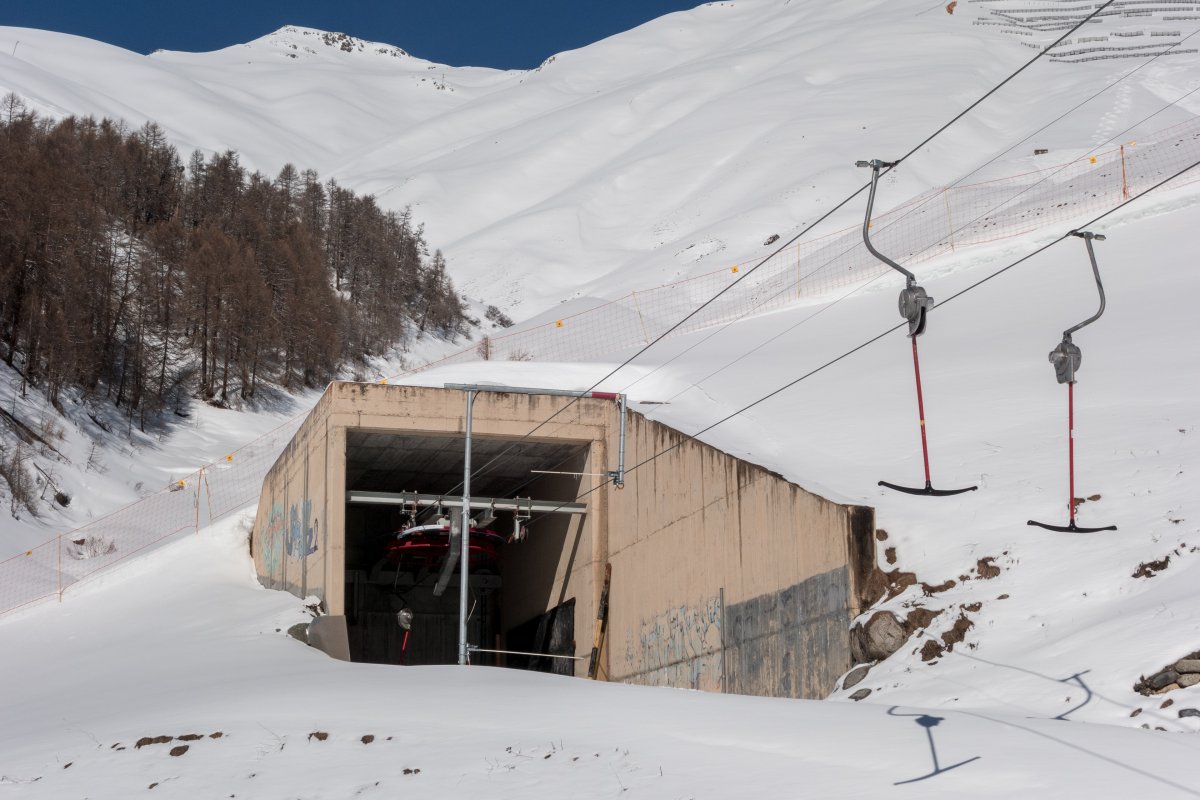 Bergstation des Schlepplifts Survih, März 2019