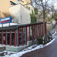 Talstation der Standseilbahn zum Rigiblick, erbaut über 100 Jahre zuvor durch Von Roll, Dezember 2009